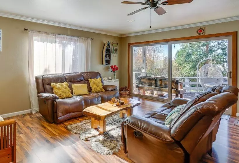 Charming Home W/ Private Dock On Lake Almanor!