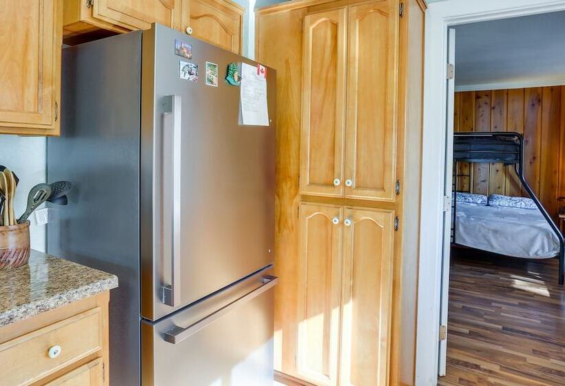 Charming Home W/ Private Dock On Lake Almanor!