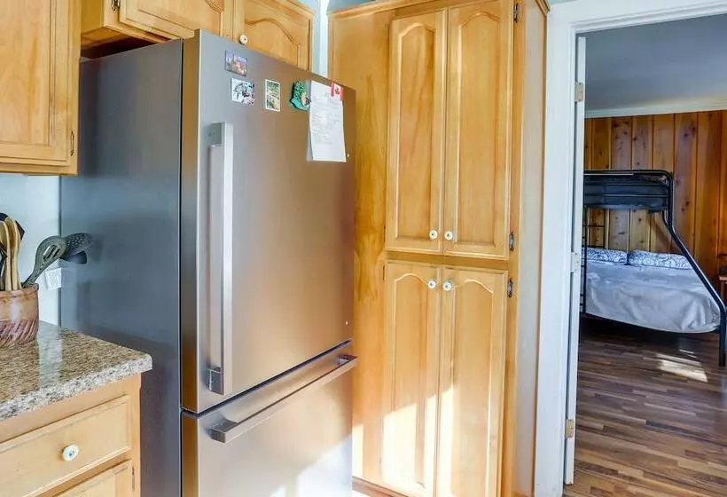 Charming Home W/ Private Dock On Lake Almanor!