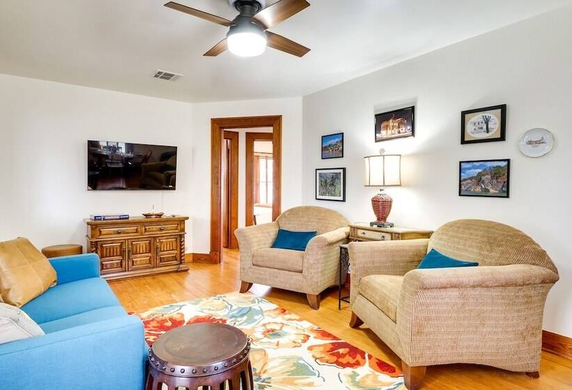 Charming Single Story Home In Historic Georgetown