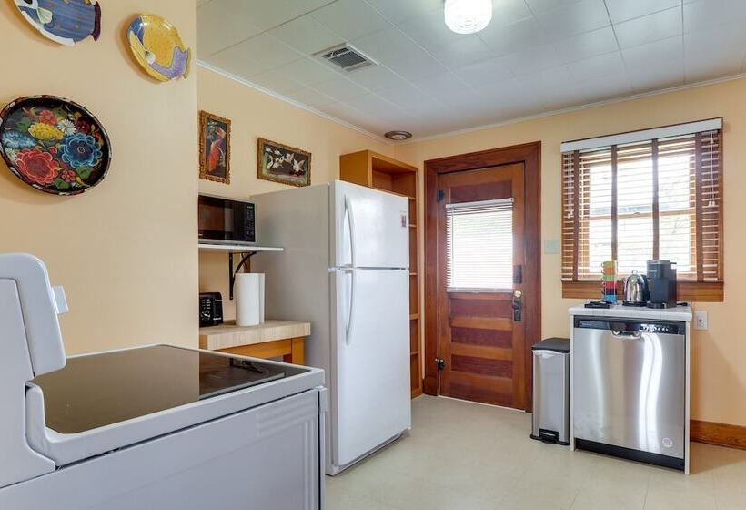 Charming Single Story Home In Historic Georgetown