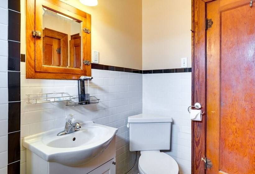 Charming Single Story Home In Historic Georgetown