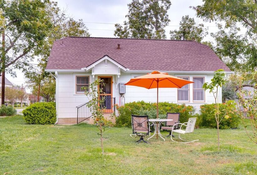 Charming Single Story Home In Historic Georgetown