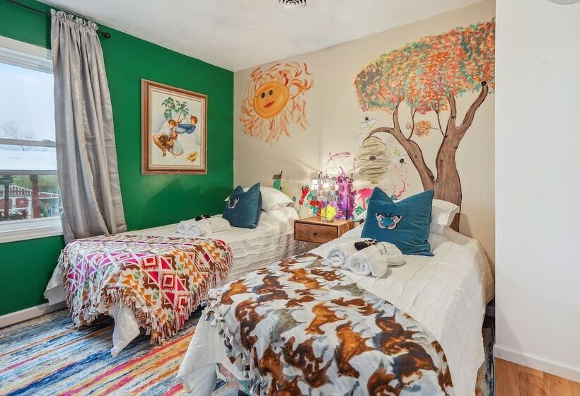 Charming Union Home W/ Backyard, Fire Pit!