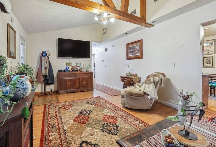 Charming Union Home W/ Backyard, Fire Pit!