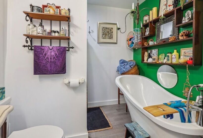 Charming Union Home W/ Backyard, Fire Pit!