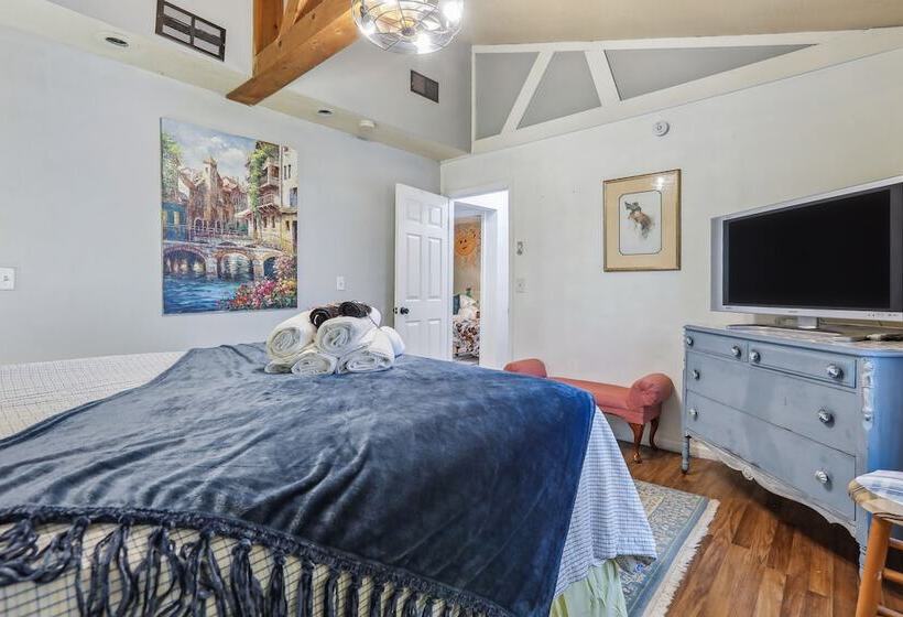 Charming Union Home W/ Backyard, Fire Pit!