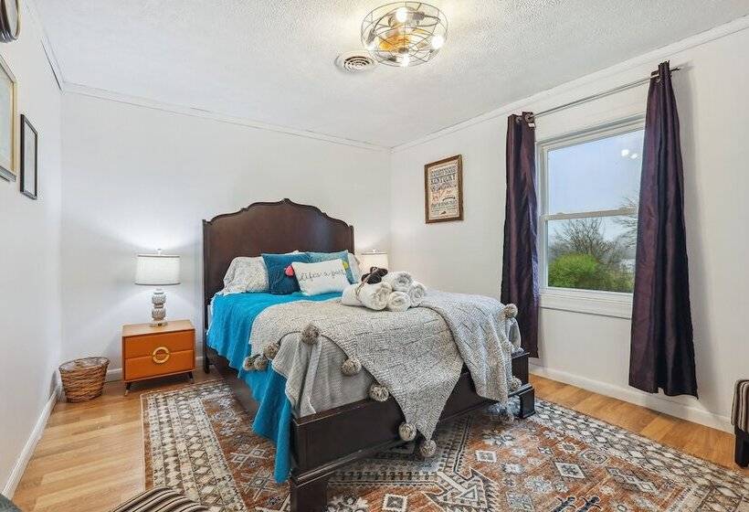 Charming Union Home W/ Backyard, Fire Pit!