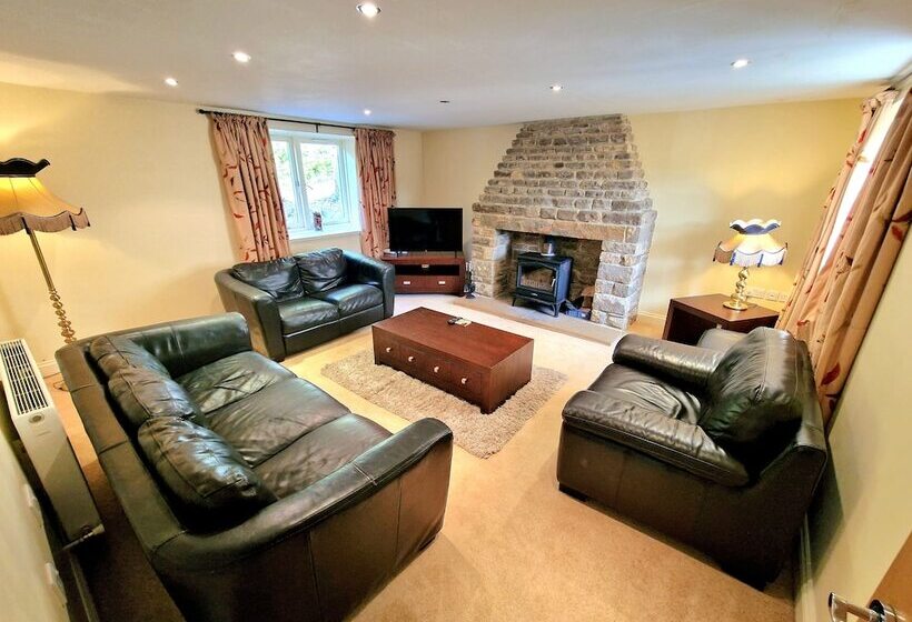 Clifton Cottage At Lovelady Shield