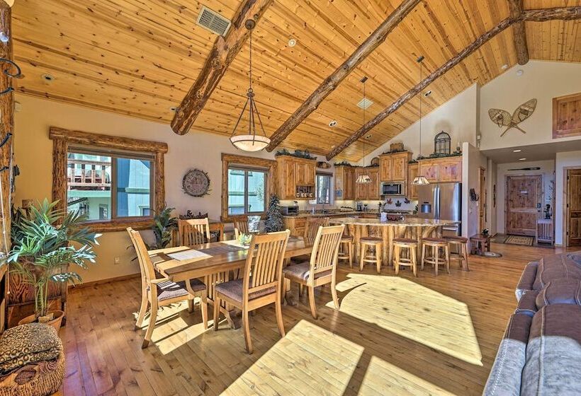 4 Mi To Snow Summit: Cabin W/ Mtn Views & Decks