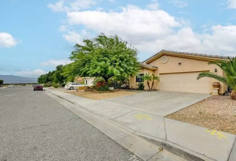 Desert Hot Springs Retreat W/ Private Pool & Patio