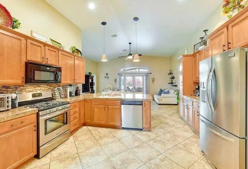 Desert Hot Springs Retreat W/ Private Pool & Patio