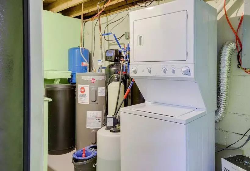 Emerald Cove Chalet  On Douglas Lake W/ Hot Tub!