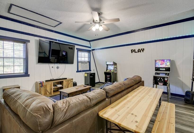 Emerald Cove Chalet On Douglas Lake W/ Hot Tub!