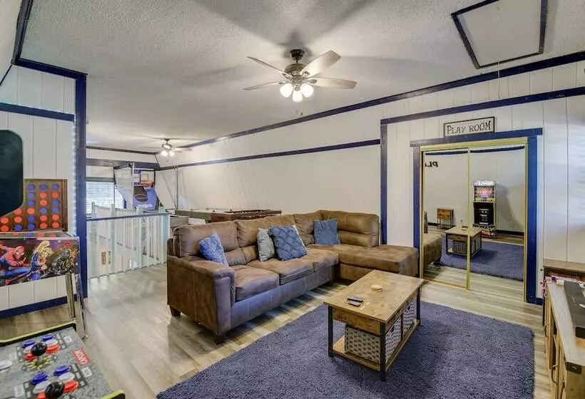 Emerald Cove Chalet  On Douglas Lake W/ Hot Tub!