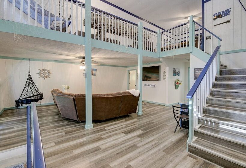 Emerald Cove Chalet On Douglas Lake W/ Hot Tub!