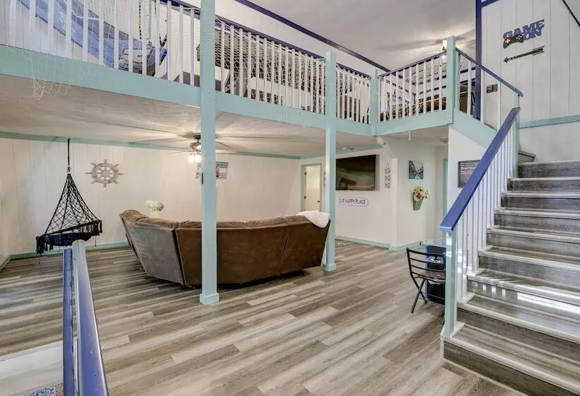 Emerald Cove Chalet  On Douglas Lake W/ Hot Tub!