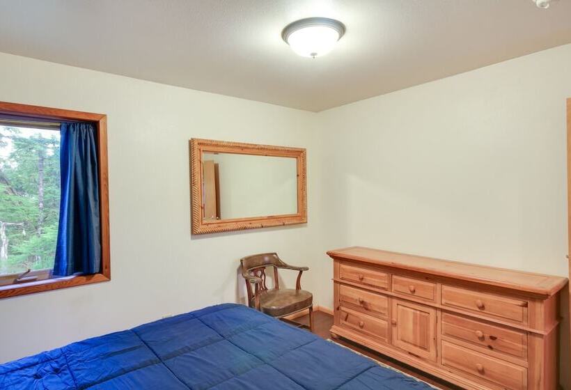 Forested Coffman Cove Cabin W/ Wood Burning Stove!