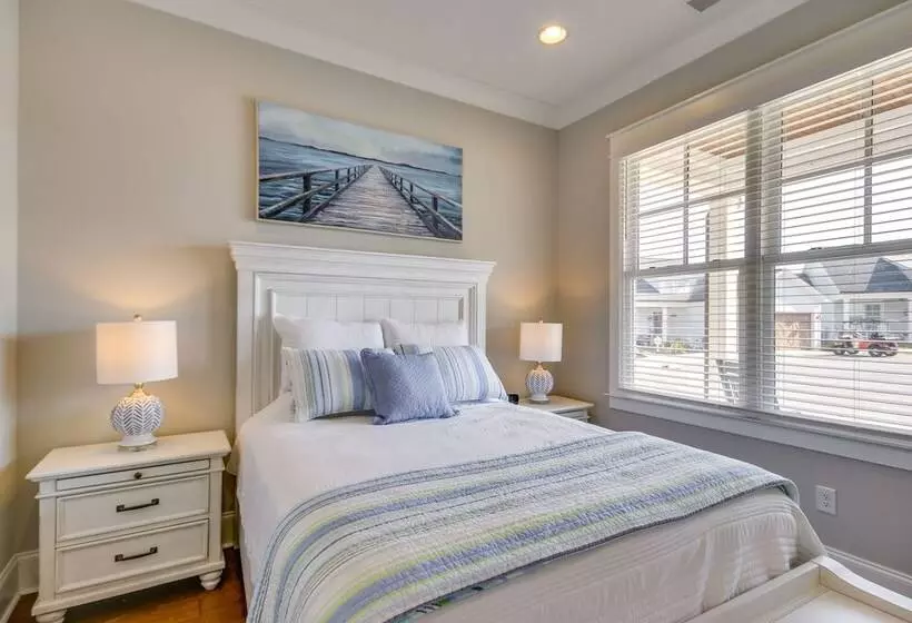 Lake Access & Boat Slip: Greenwood Cottage!