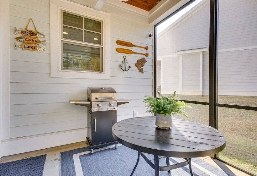 Lake Access & Boat Slip: Greenwood Cottage!