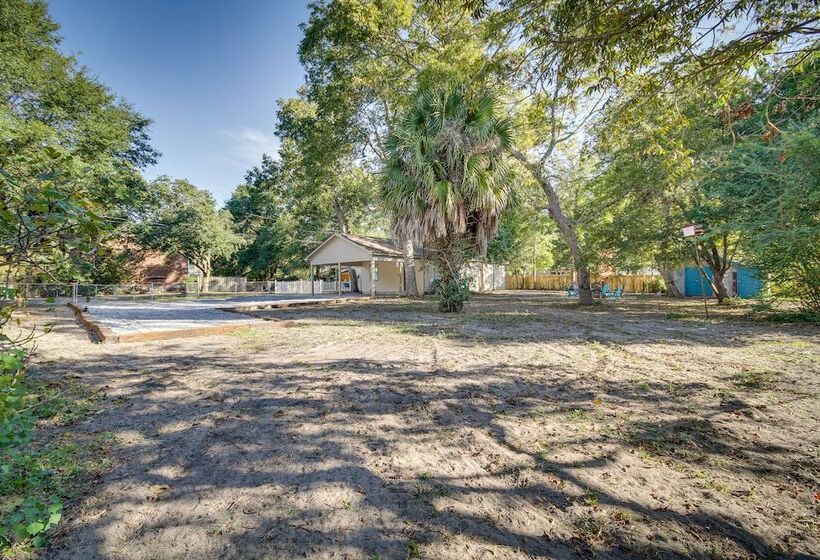 Gulfport Home W/ Fire Pit: Rv/trailer Parking