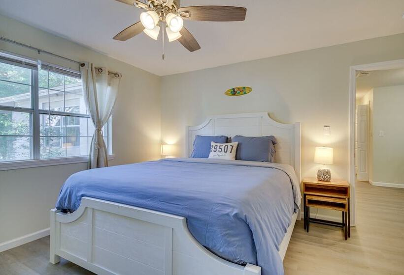 Gulfport Home W/ Fire Pit: Rv/trailer Parking