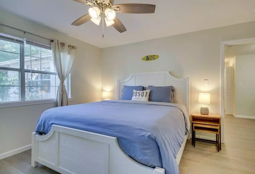 Gulfport Home W/ Fire Pit: Rv/trailer Parking