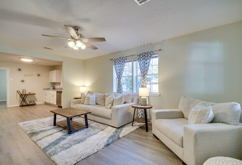 Gulfport Home W/ Fire Pit: Rv/trailer Parking