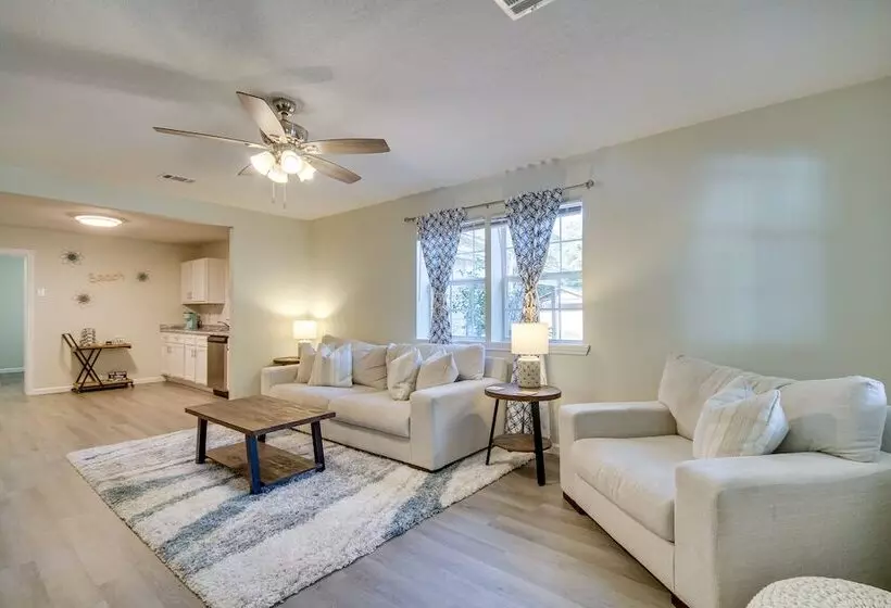 Gulfport Home W/ Fire Pit: Rv/trailer Parking