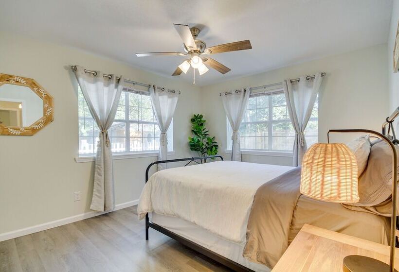 Gulfport Home W/ Fire Pit: Rv/trailer Parking