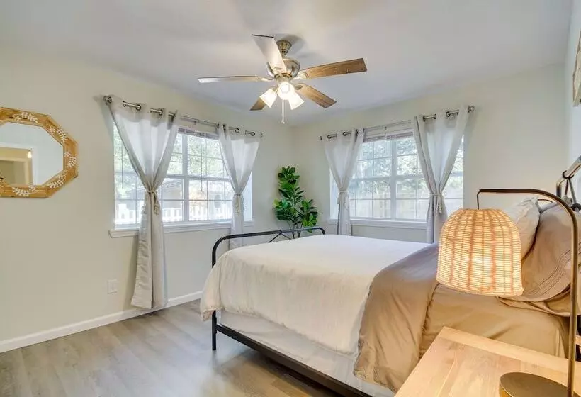 Gulfport Home W/ Fire Pit: Rv/trailer Parking