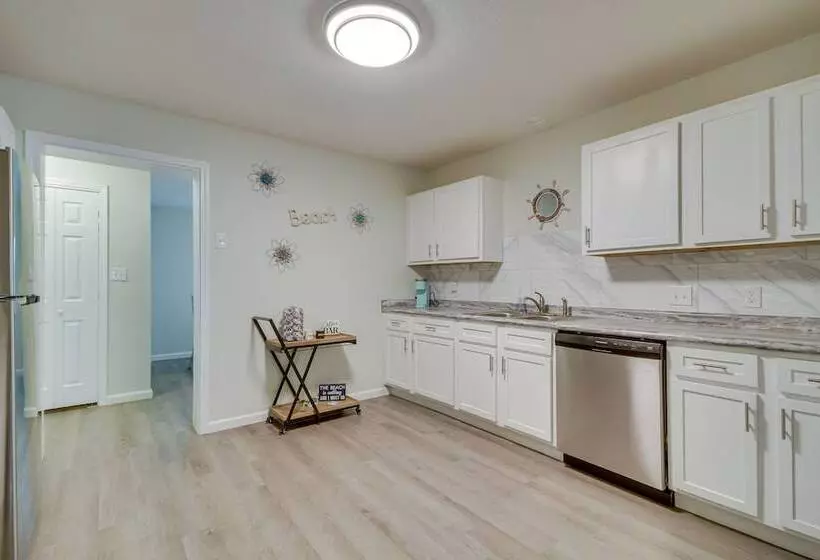 Gulfport Home W/ Fire Pit: Rv/trailer Parking