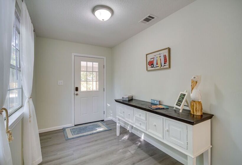 Gulfport Home W/ Fire Pit: Rv/trailer Parking