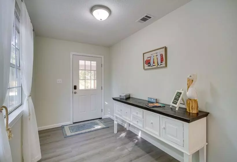 Gulfport Home W/ Fire Pit: Rv/trailer Parking