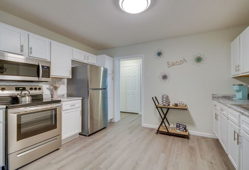 Gulfport Home W/ Fire Pit: Rv/trailer Parking