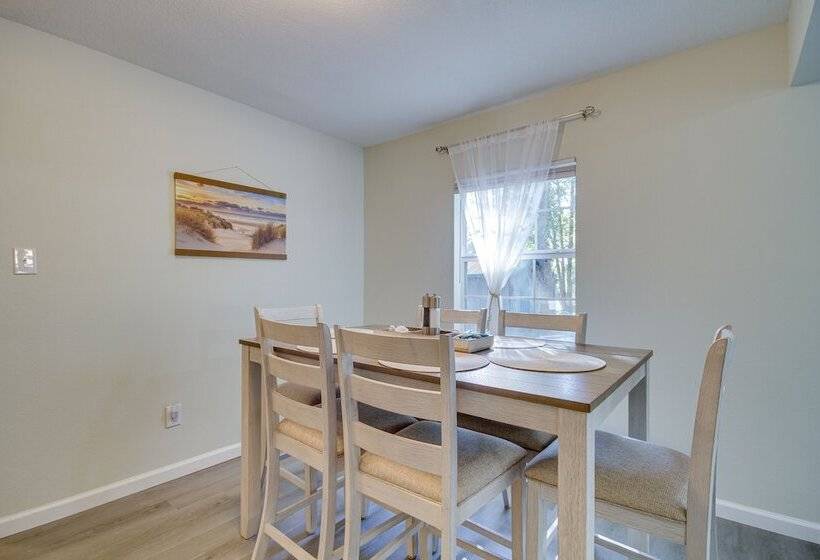 Gulfport Home W/ Fire Pit: Rv/trailer Parking