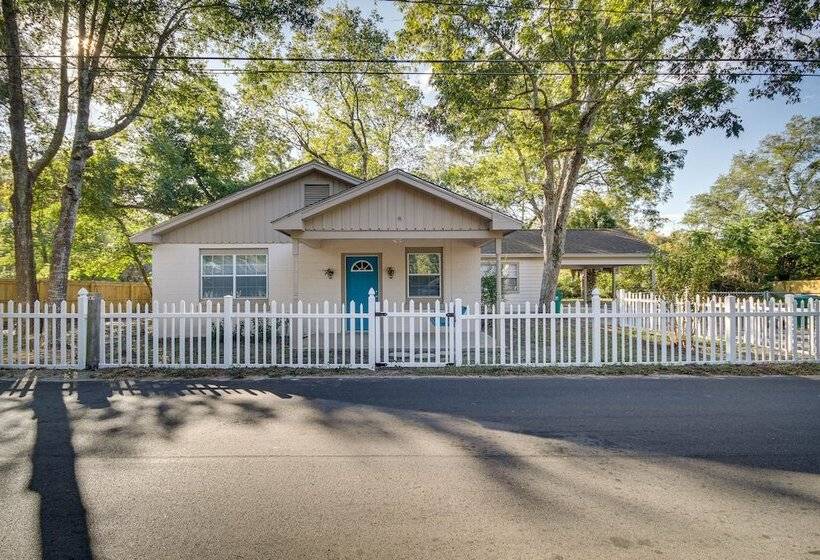 Gulfport Home W/ Fire Pit: Rv/trailer Parking