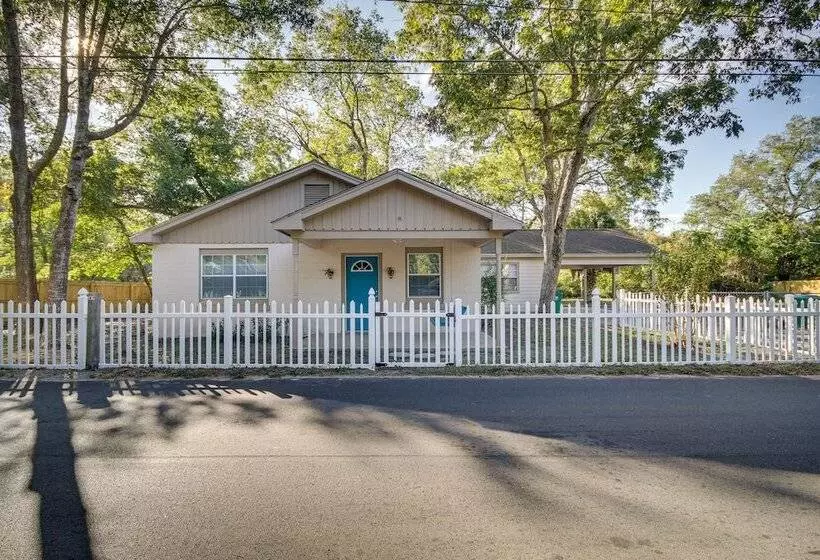 Gulfport Home W/ Fire Pit: Rv/trailer Parking