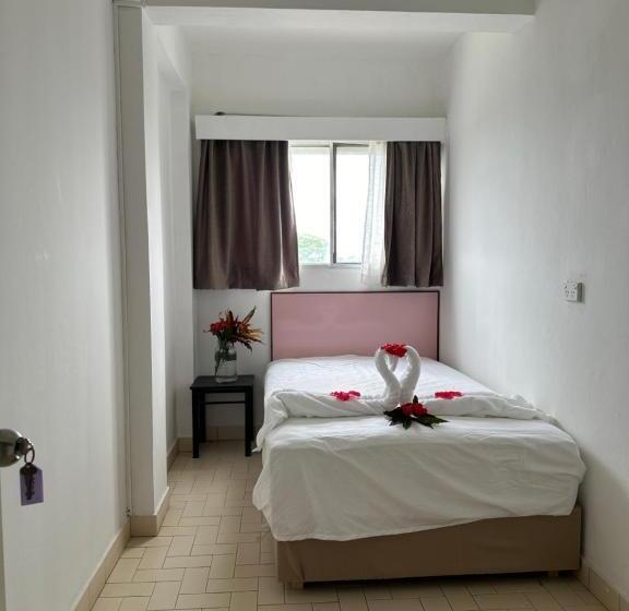 هتل Coconut Palms Resort & Diamond Casino