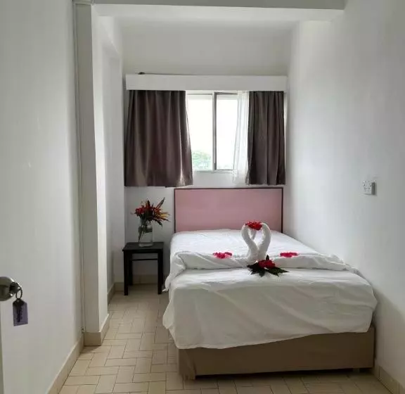 هتل Coconut Palms Resort & Diamond Casino