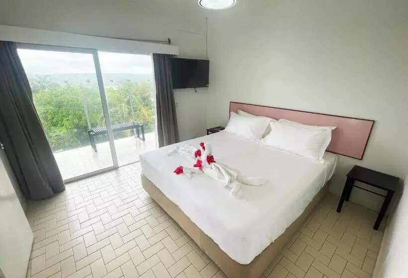 هتل Coconut Palms Resort & Diamond Casino