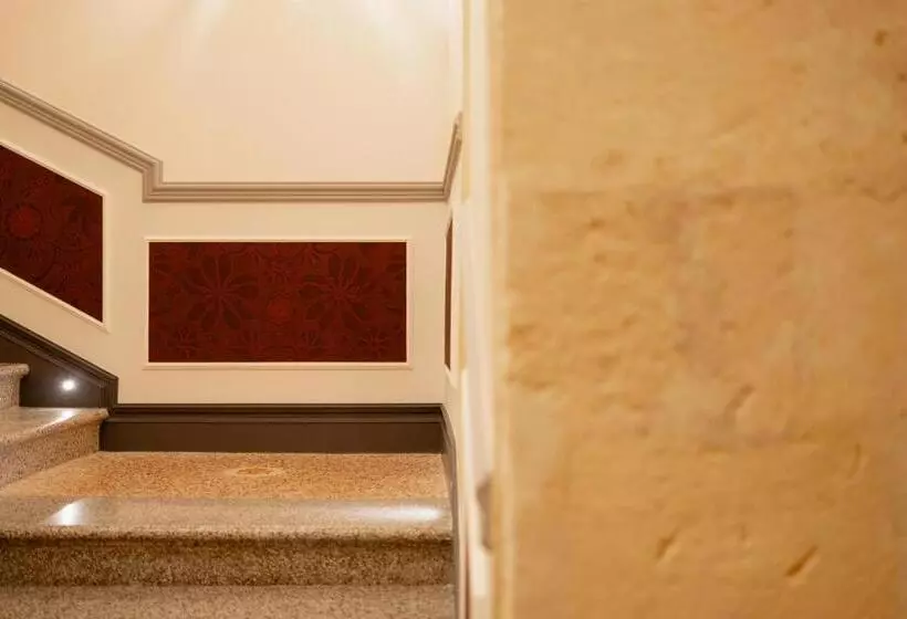 هتل Lo Stemma Luxury Boutique