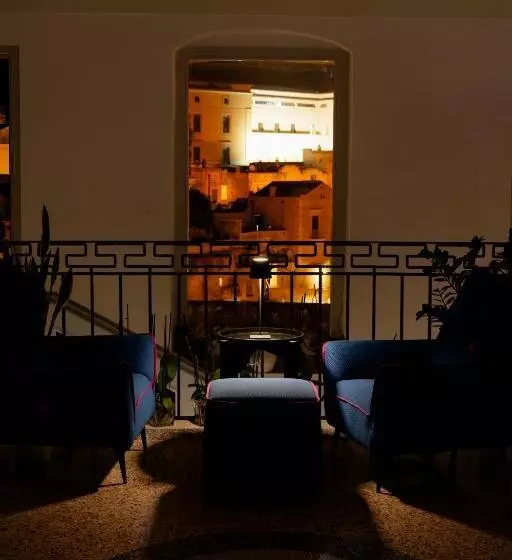 هتل Lo Stemma Luxury Boutique