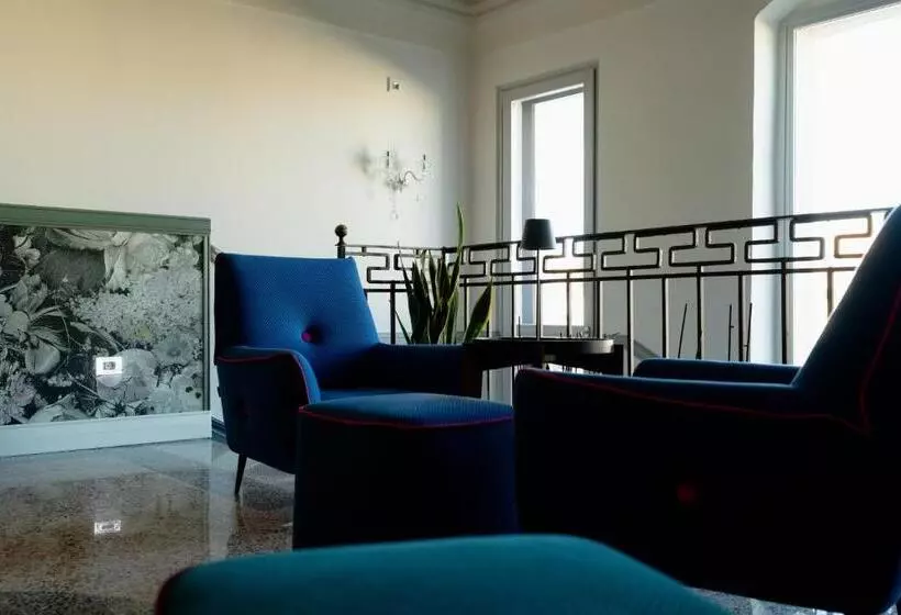 هتل Lo Stemma Luxury Boutique