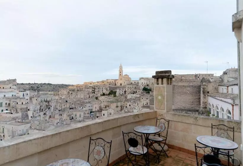 هتل Lo Stemma Luxury Boutique