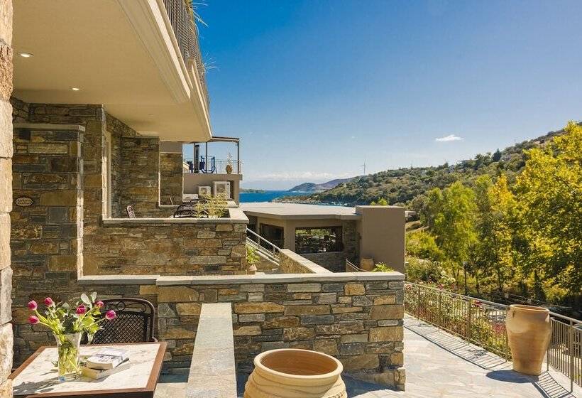 בית מלון כפרי Paramithenio Village Beach Resort & Spa