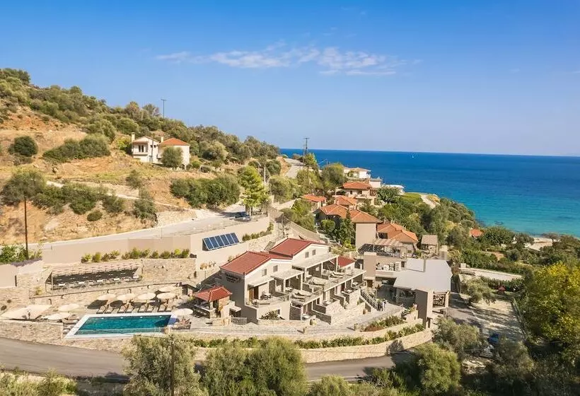 Hotelli Paramithenio Village Beach Resort & Spa