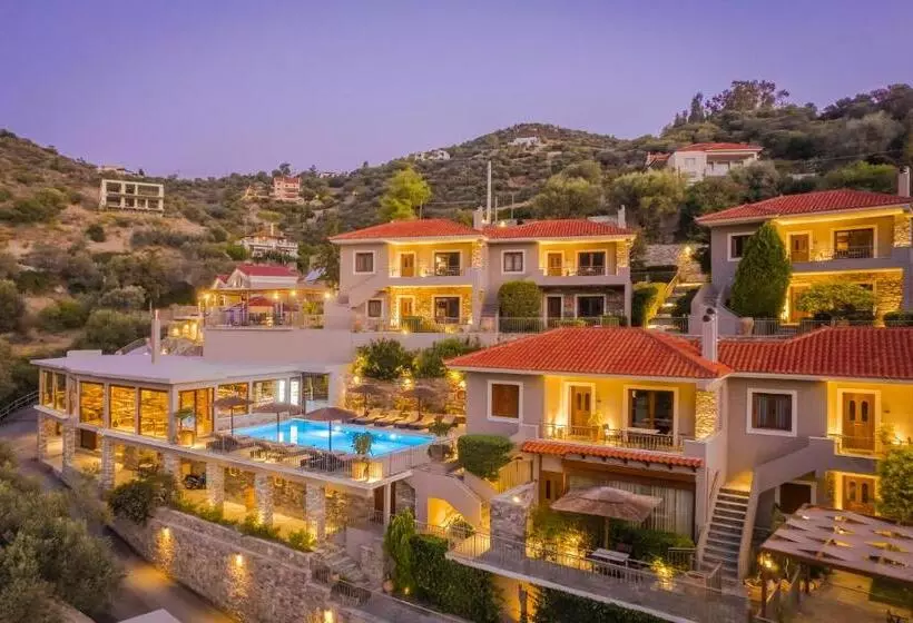 Hotelli Paramithenio Village Beach Resort & Spa