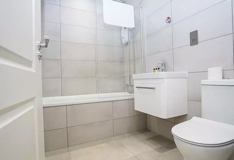 هتل Penthouses In Slough