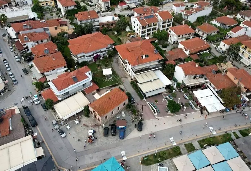 Hotelli Studio Nikiti Beach